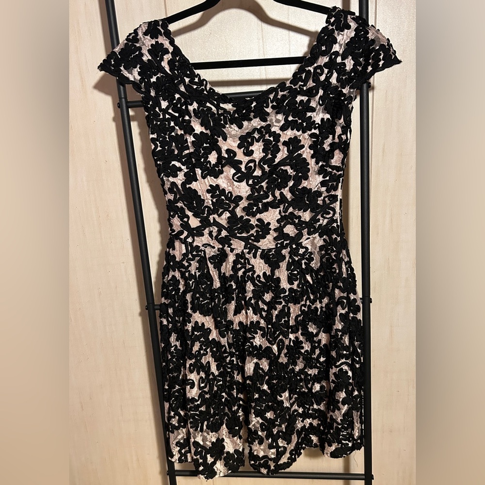 Yoana Baraschi Anthropologie Sheer Jardim Lace Dress Black Women’s Sz 4 - Picture 10 of 10